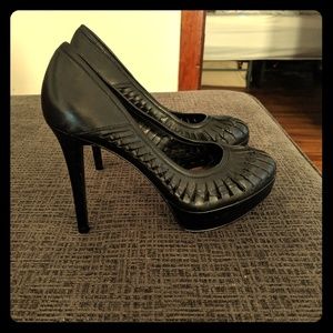Size 7 Gianni Bini black high heels